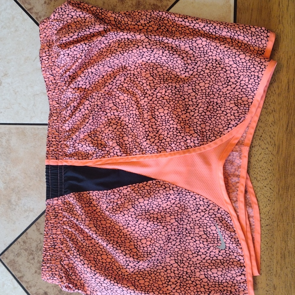 Shorts - Picture 3 of 6